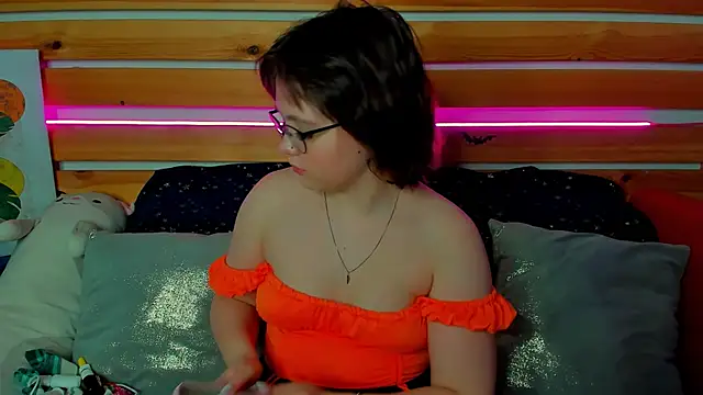 Mary Bryantt online show from January 11, 2026, 1:23 am