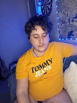 damslebambou1 online show from February 2, 2026, 11:37 pm