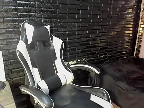 Snapshot of soffiasex68 chatting on February 14, 2026, 3:29 am soffiasex68 online show from February 14, 2026, 3:29 am