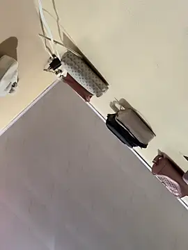 Candy LS online show from January 8, 2026, 7:31 pm