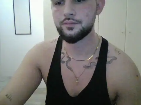 LunaFoxTip online show from December 17, 2025, 8:25 pm