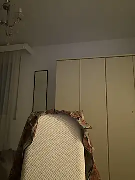 LunaFoxTip online show from February 2, 2026, 8:41 pm