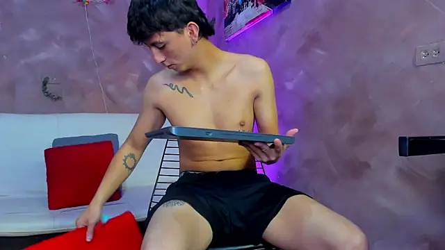 DaniiFoxx online show from January 6, 2026, 12:20 pm