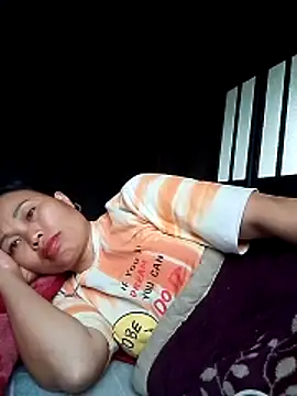 Snapshot of Maikha08 chatting on May 8, 2026, 11:03 am Maikha08 online show from May 8, 2026, 11:03 am