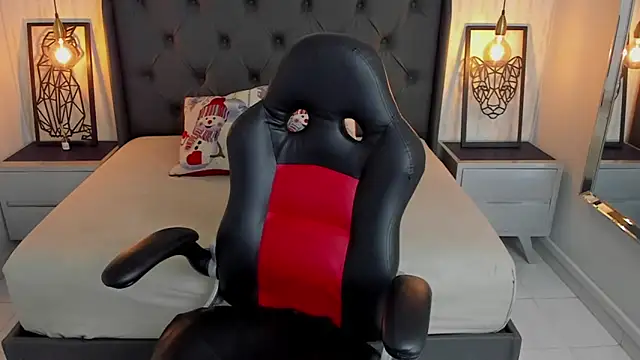 Snapshot of angelinemore chatting on December 17, 2025, 8:03 pm angelinemore online show from December 17, 2025, 8:03 pm