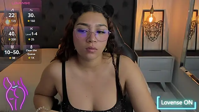 Snapshot of angelinemore chatting on January 9, 2026, 7:21 pm angelinemore online show from January 9, 2026, 7:21 pm