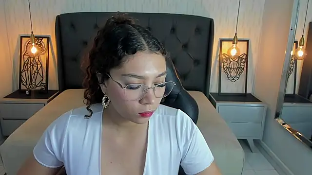 angelinemore online show from February 25, 2026, 7:25 pm