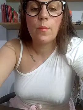 Snapshot of SofiEsteves chatting on February 21, 2026, 6:54 pm SofiEsteves online show from February 21, 2026, 6:54 pm