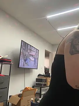 lindzybella online show from March 27, 2026, 2:20 am