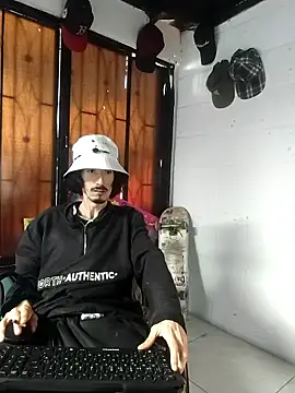 sk8-boy online show from January 14, 2026, 1:48 pm