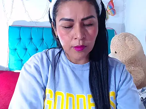 MarilynRoxy online show from January 11, 2026, 4:30 am