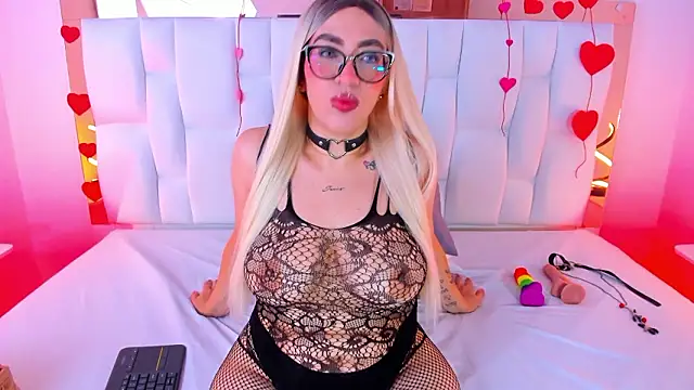 CamilleJuicy  online show from February 22, 2026, 12:29 pm