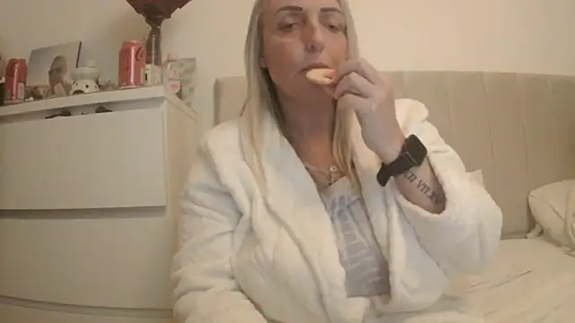 theblondecocklover online show from March 5, 2026, 9:11 pm