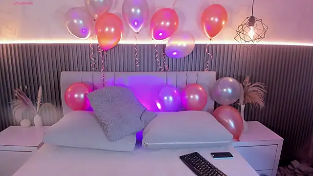 Snapshot of CharloteBrown_ chatting on January 16, 2026, 4:27 am CharloteBrown online show from January 16, 2026, 4:27 am