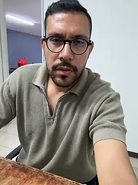 Snapshot of AdrianGarcia89 chatting on July 7, 2026, 1:30 am AdrianGarcia89 online show from July 7, 2026, 1:30 am