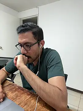 Snapshot of AdrianGarcia89 chatting on August 1, 2026, 2:42 am AdrianGarcia89 online show from August 1, 2026, 2:42 am