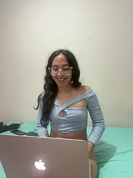 LatinDoll8 online show from May 15, 2026, 3:15 am