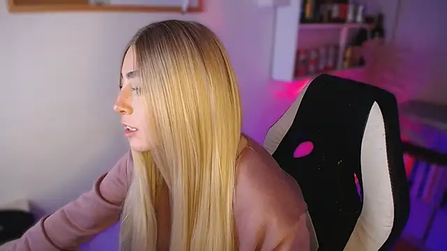 channel blondee online show from May 7, 2026, 12:15 am