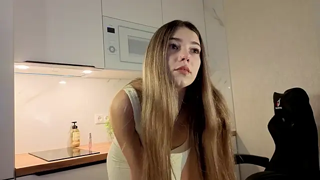 Snapshot of angel_lin chatting on December 20, 2025, 11:13 am angel lin online show from December 20, 2025, 11:13 am