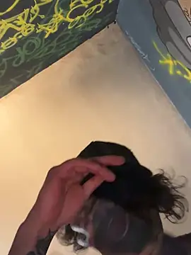 baby young online show from April 17, 2026, 7:06 pm