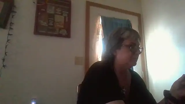 Snapshot of becky1111 chatting on May 25, 2026, 10:30 pm becky1111 online show from May 25, 2026, 10:30 pm