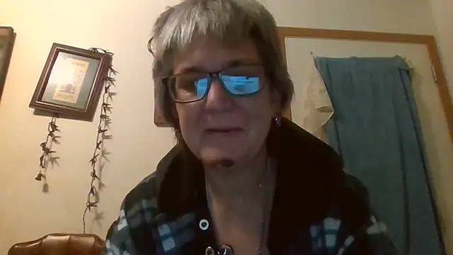 Snapshot of becky1111 chatting on May 30, 2026, 9:37 am becky1111 online show from May 30, 2026, 9:37 am