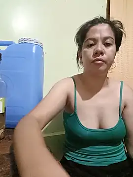 Snapshot of annawet chatting on May 24, 2026, 7:58 pm annawet online show from May 24, 2026, 7:58 pm
