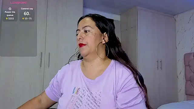 Snapshot of evelyn_harpeery chatting on January 13, 2026, 10:41 am evelyn harpeery online show from January 13, 2026, 10:41 am