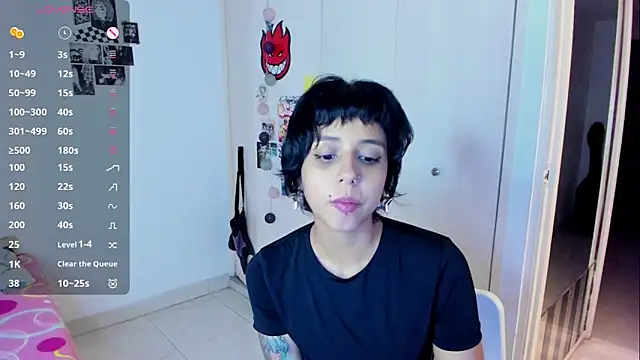 harakitty  online show from March 13, 2026, 1:43 am