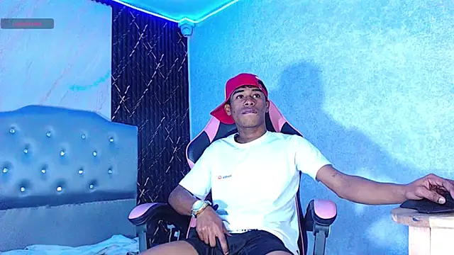 Snapshot of Yoim_Williams chatting on January 5, 2026, 5:27 pm Yoim Williams online show from January 5, 2026, 5:27 pm