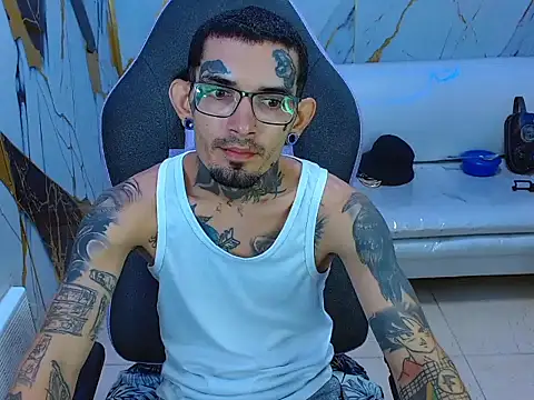 Snapshot of Boy_tatto77 chatting on July 19, 2026, 1:58 am Boy tatto77 online show from July 19, 2026, 1:58 am