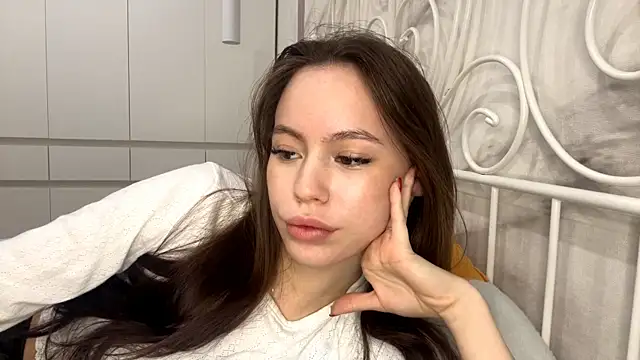 Snapshot of KitCerveny chatting on December 19, 2025, 7:33 am KitCerveny online show from December 19, 2025, 7:33 am