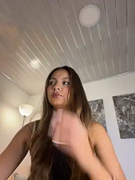 Nicollewest1 online show from July 5, 2026, 8:05 pm