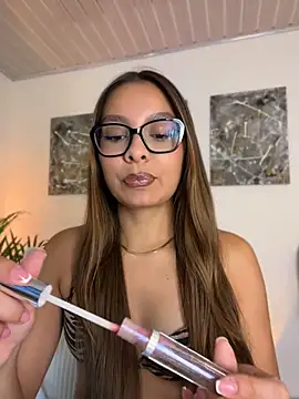 Nicollewest1 online show from July 18, 2026, 11:24 pm