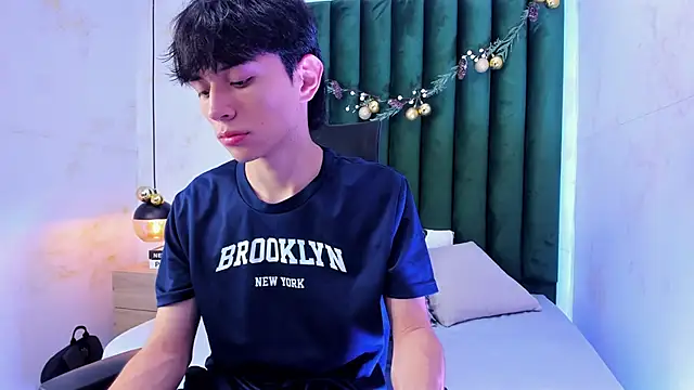 Aron valverde online show from December 21, 2025, 3:19 am