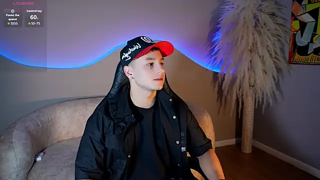 Noah Clarkk online show from July 17, 2026, 5:43 pm