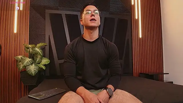 Noah Clarkk online show from February 13, 2026, 11:27 pm