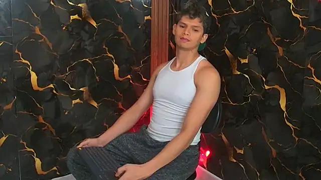 Snapshot of davilap_toyboy chatting on January 6, 2026, 11:14 am davilap toyboy online show from January 6, 2026, 11:14 am