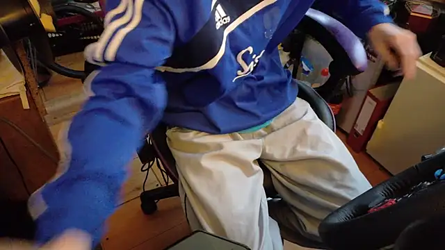 Gay-Versaut online show from April 4, 2026, 5:30 pm