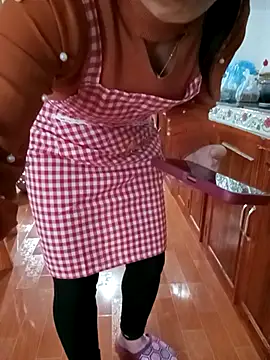 Snapshot of Sweet-Berryy chatting on February 10, 2026, 2:32 am Sweet-Berryy online show from February 10, 2026, 2:32 am