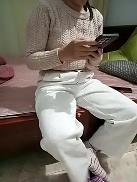 Snapshot of Sweet-Berryy chatting on February 6, 2026, 5:14 am Sweet-Berryy online show from February 6, 2026, 5:14 am