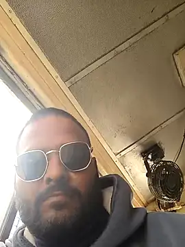 novio-de-la-tarde online show from February 15, 2026, 5:41 am