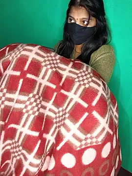 QWEEN7B online show from December 22, 2025, 12:27 pm