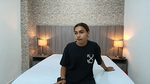 zoe bermudez online show from December 22, 2025, 11:54 am