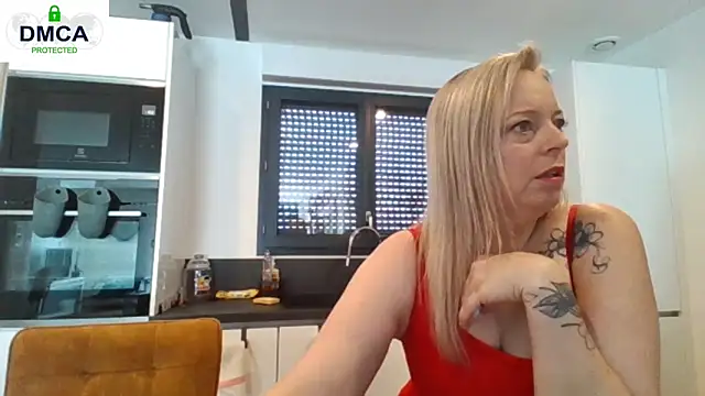 Miss-Chupagirly online show from March 19, 2026, 10:04 am