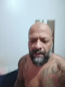 morenoteza0 online show from February 16, 2026, 2:05 pm