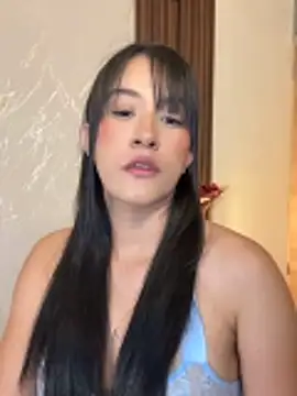 Alannadumont  online show from April 10, 2026, 6:26 pm