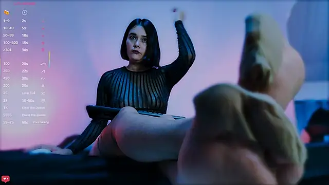 ScarlettRedsins online show from February 12, 2026, 1:05 am