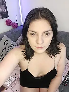 paulina coxx online show from April 17, 2026, 12:08 pm