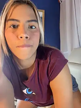 MiaSizzle online show from December 21, 2025, 1:57 pm